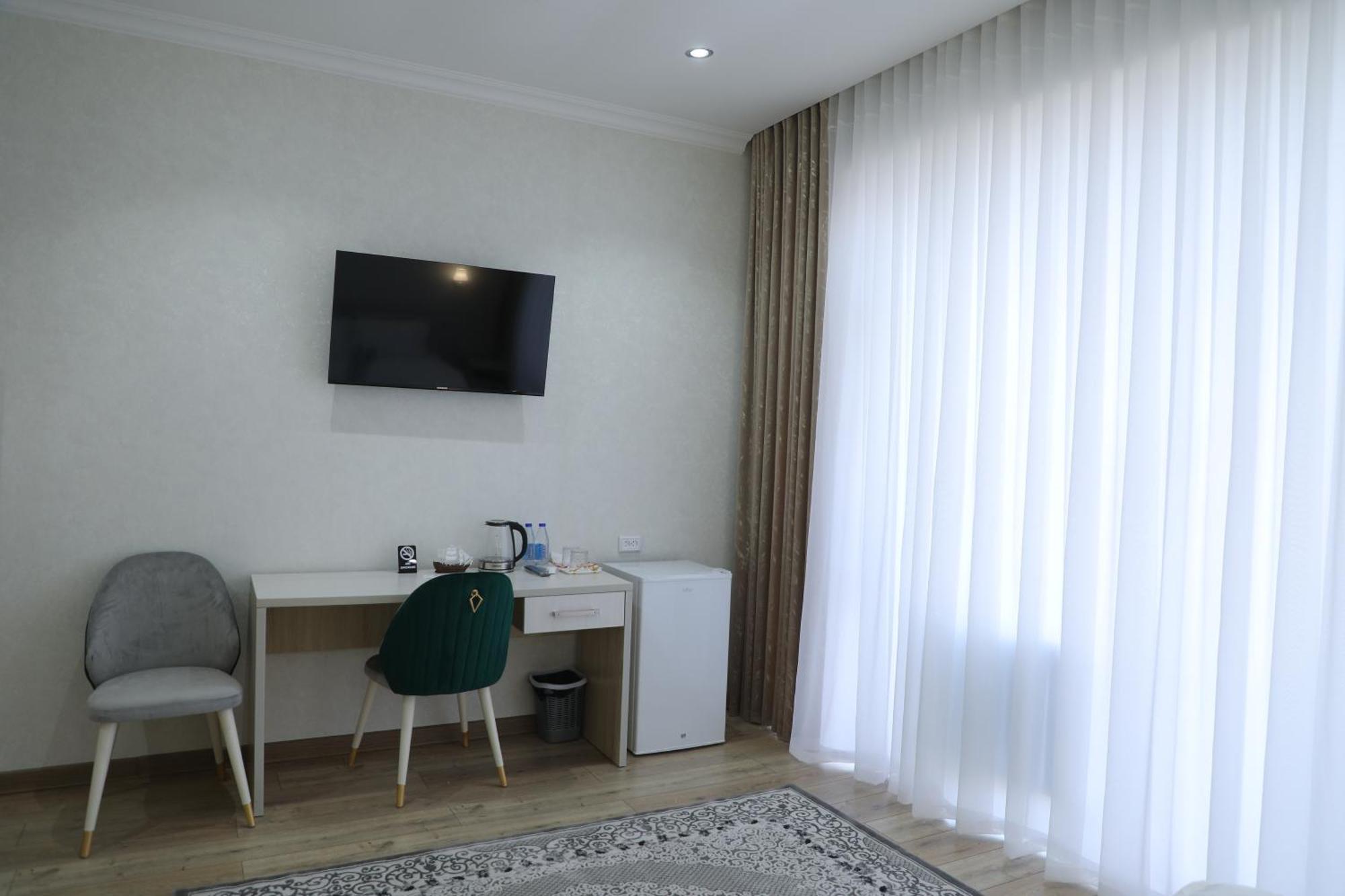 Status Hotel Qarshi ภายนอก รูปภาพ